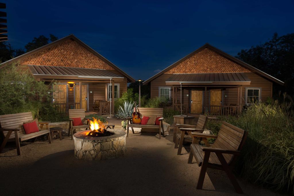Camp Lucy Hotel Dripping Springs Exterior foto